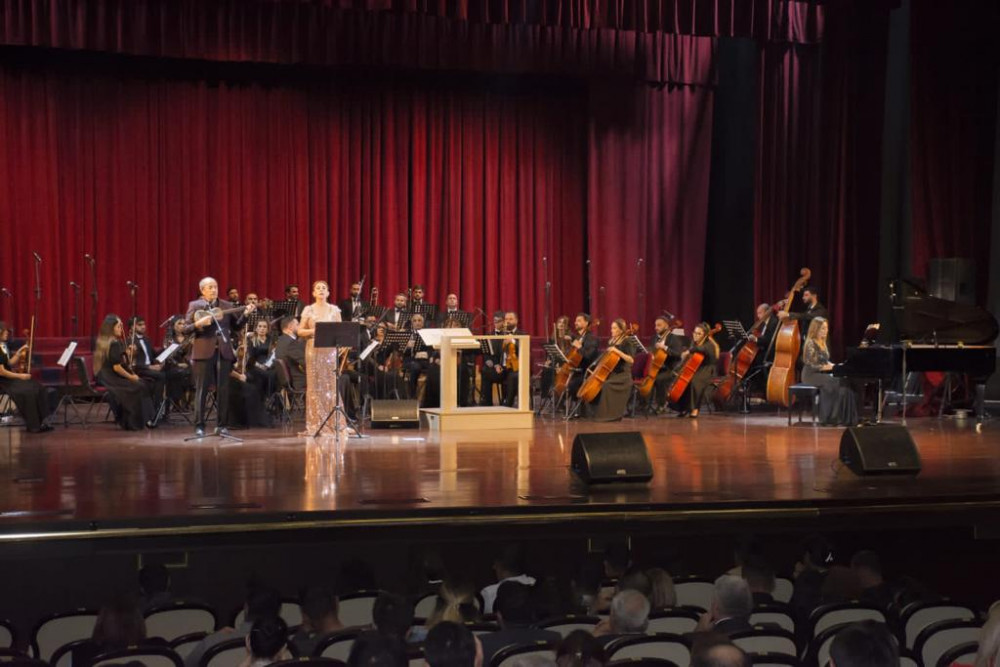 Heydər  Əliyev  Sarayında Xalq  Artisti Fidan Hacıyevanın solo konserti olub<font color=red> - FOTOLAR</font>