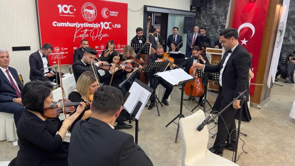 Naxçıvan Dövlət Filarmoniyası Qars şəhərində konsert verib<font color=red> - FOTOLAR</font>
