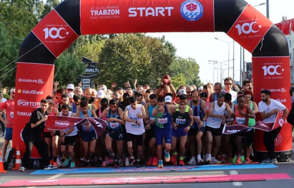 Azərbaycan idmançısı Trabzon marafonunun ilk onluğunda<font color=red> - FOTOLAR</font>