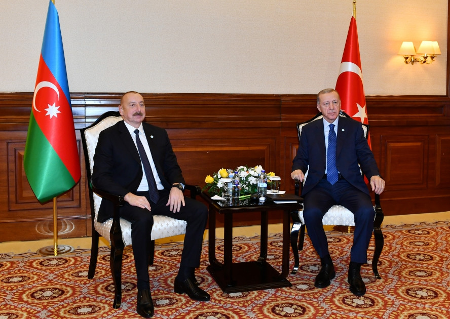 Astanada Azərbaycan Prezidenti İlham Əliyevin Türkiyə Prezidenti Rəcəb Tayyib Ərdoğan ilə görüşü olub<font color='red'> - YENİLƏNİB</font><font color=red> - FOTOLAR</font>