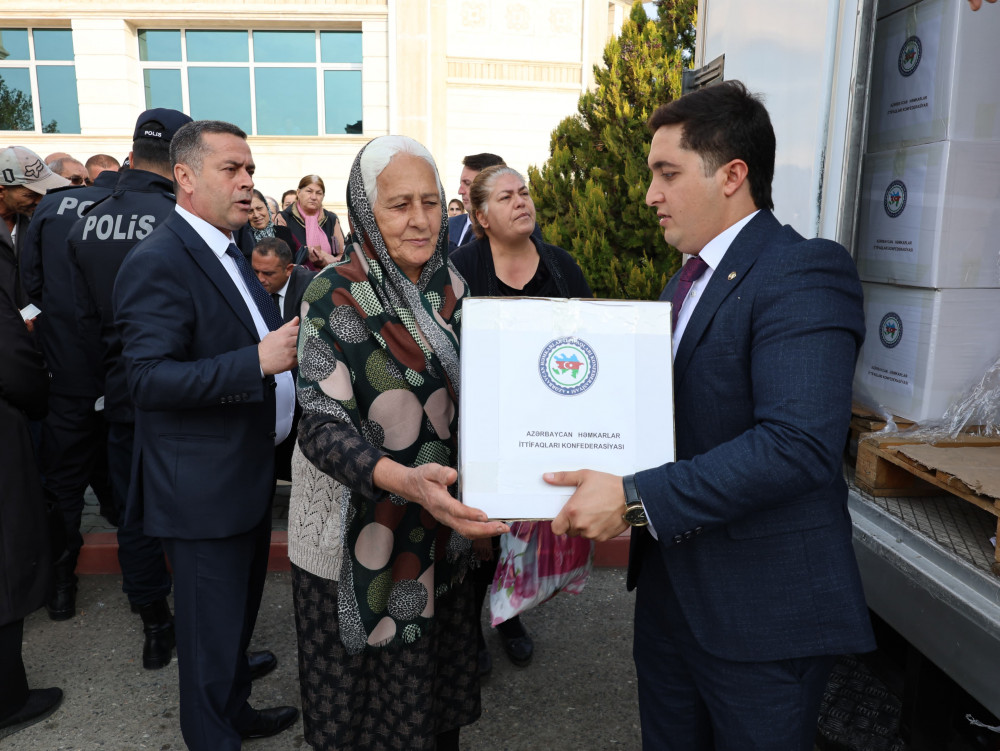 Zəfər Günü ilə əlaqədar Naxçıvanda 1250 ailəyə sovqat göndərilib<font color=red> - FOTOLAR</font>