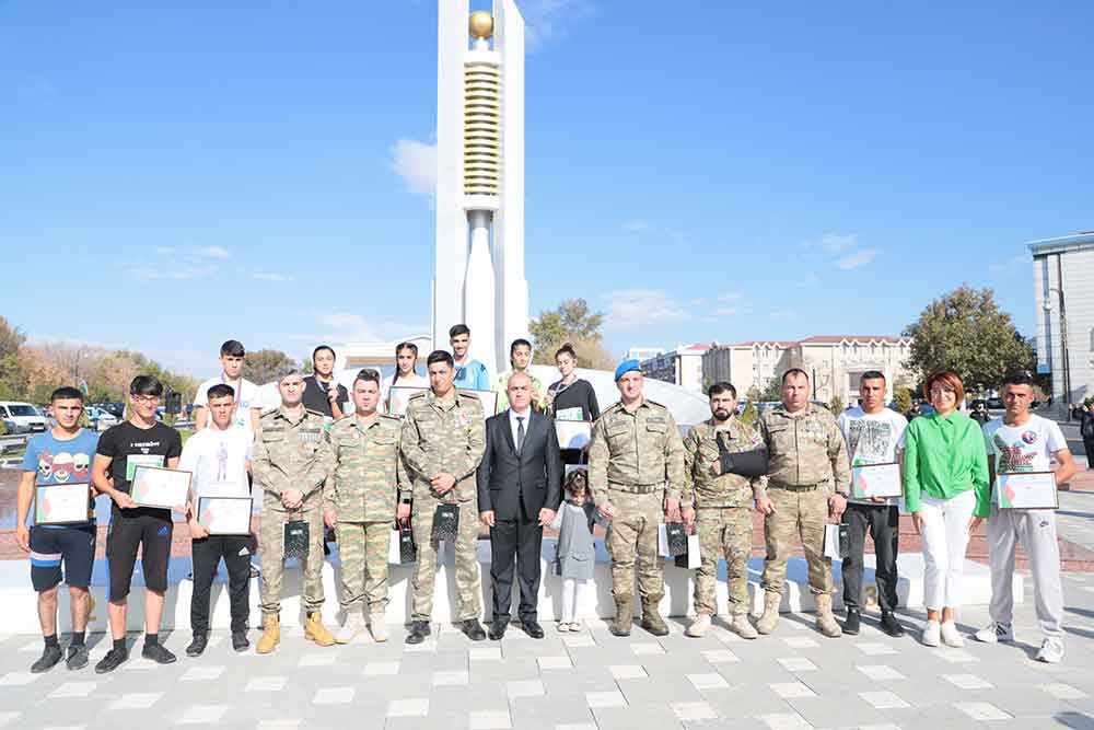 Naxçıvanda Zəfər Günü ilə bağlı kros qaçışı keçirilib<font color='red'> - YENİLƏNİB</font><font color=red> - FOTOLAR</font>