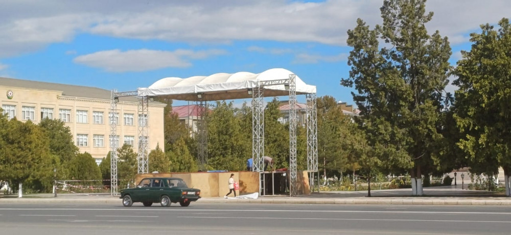 Sabah Naxçıvanda Zəfər Günü münasibətilə konsert proqramı və atəşfəşanlıq olacaq<font color=red> - FOTOLAR</font>