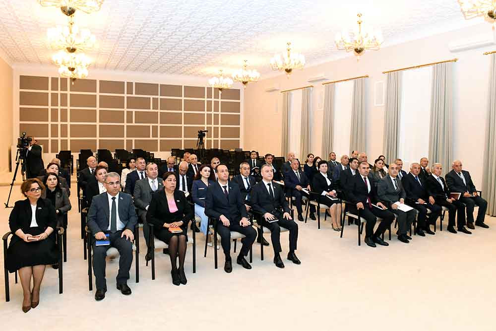 Naxçıvan Muxtar Respublikası Ali Məclisinin payız  sessiyasının Zəfər Gününə həsr olunmuş iclası keçirilib<font color=red> - FOTOLAR</font>
