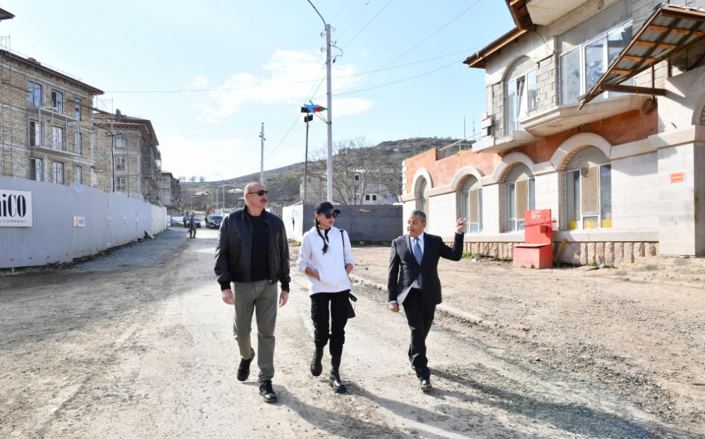 Azərbaycan Prezidenti İlham Əliyev və birinci xanım Mehriban Əliyeva Şuşaya səfər ediblər<font color='red'> - YENİLƏNİB</font><font color=red> - FOTOLAR</font>