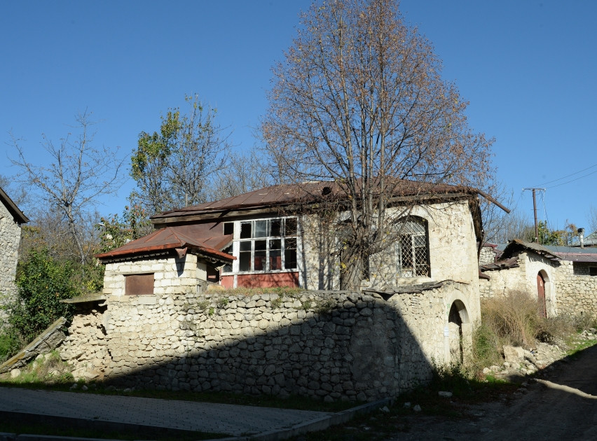 Pənahəli xan küçəsindəki bir sıra binalarda Heydər Əliyev Fondu tərəfindən həyata keçiriləcək bərpa və yenidənqurma layihələri ilə tanışlıq<font color='red'> - YENİLƏNİB</font><font color=red> - FOTOLAR</font>