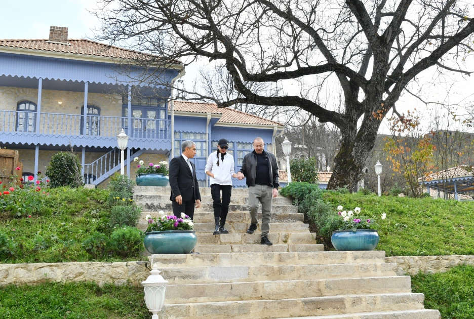 Prezident İlham Əliyev və birinci xanım Mehriban Əliyeva Şuşada “Yasəmən” otelinin açılışında iştirak ediblər<font color=red> - FOTOLAR</font>