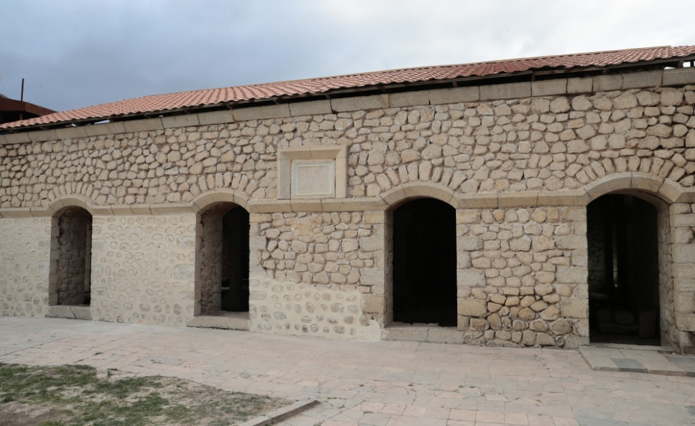 Şuşada Heydər Əliyev Fondu tərəfindən Mamayı məscidində aparılan bərpa işləri ilə tanışlıq<font color='red'> - YENİLƏNİB</font><font color=red> - FOTOLAR</font>