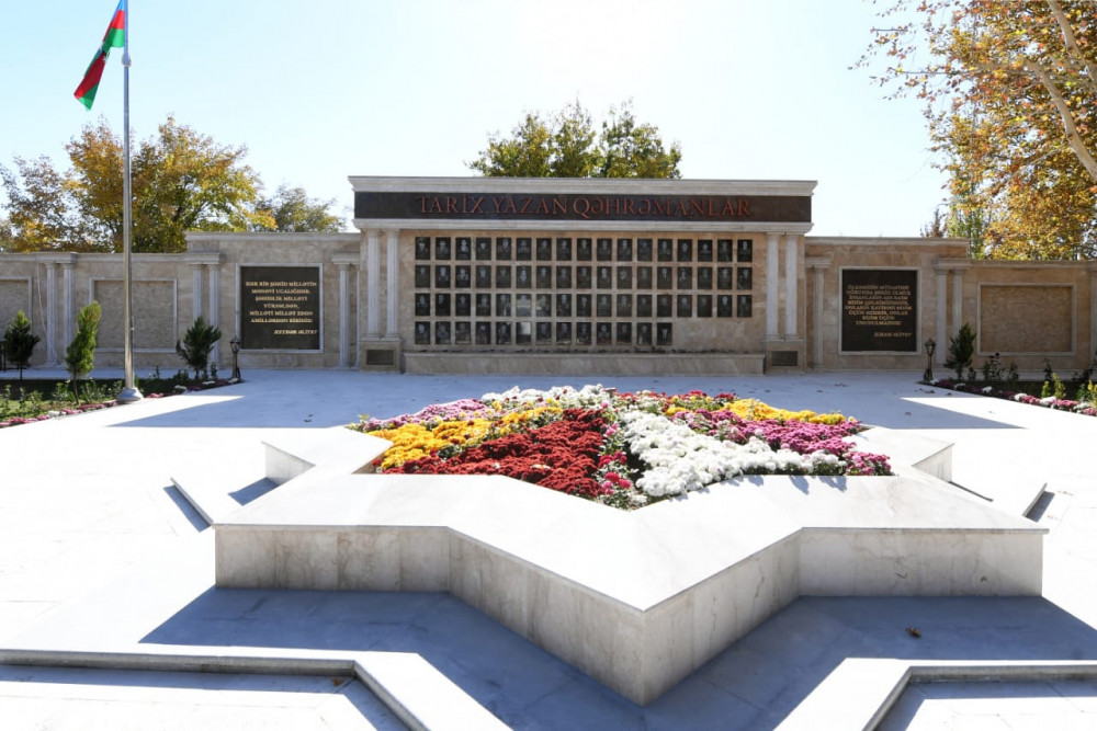Naxçıvanda ilk şəhidlər abidə-memorial kompleksi Babəkdə istifadəyə verildi<font color=red> - FOTOLAR</font>