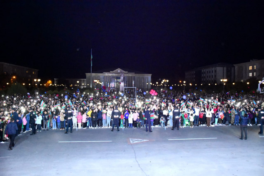 Naxçıvanda Zəfər Günü böyük coşqu ilə qeyd edilib<font color=red> - FOTOLAR</font>