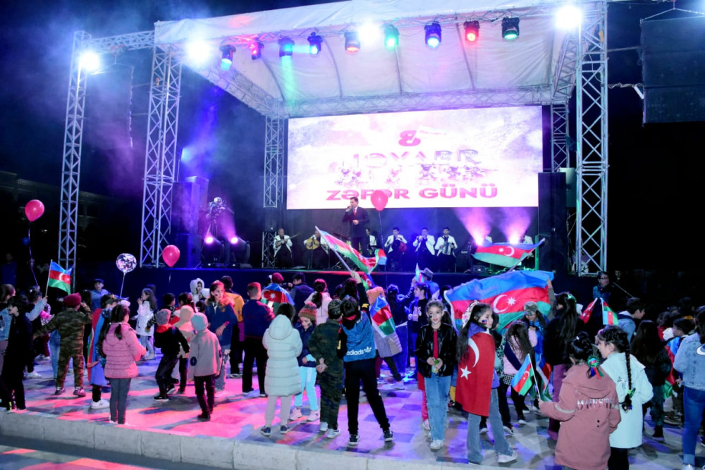 Naxçıvanda Zəfər Günü böyük coşqu ilə qeyd edilib<font color=red> - FOTOLAR</font>
