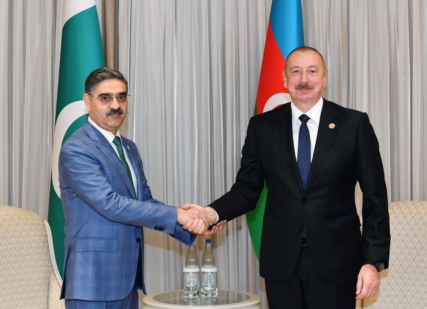 Azərbaycan Prezidenti İlham Əliyevin Daşkənddə Pakistanın Keçid Hökumətinin Baş naziri ilə görüşü olub<font color='red'> - YENİLƏNİB</font><font color=red> - FOTOLAR</font>