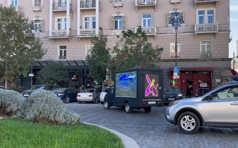 Azərbaycan səfirliyi Tbilisidə Zəfər Günü münasibətilə məlumatlandırma aksiyası keçirib <font color=red> - FOTOLAR</font>