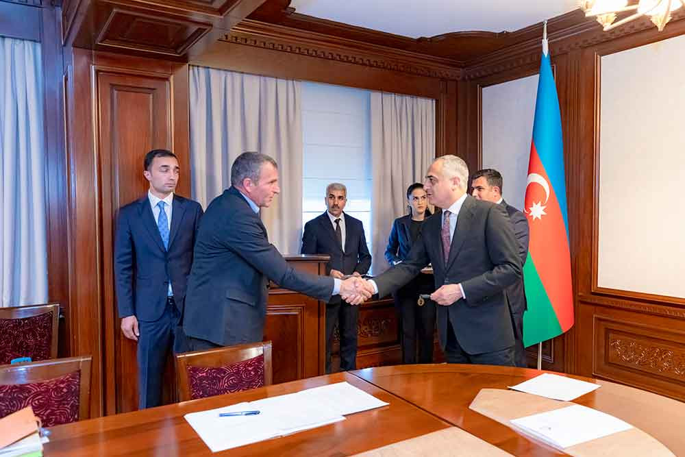 Naxçıvanda şəhid ailələrinə, qazilərə və sağlamlıq imkanları məhdud şəxslərə mənzillər və avtomobillər təqdim olunub<font color='red'> - YENİLƏNİB</font><font color=red> - FOTOLAR</font>