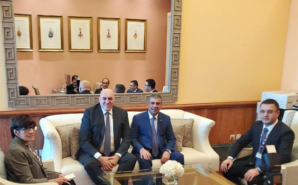 Müdafiə naziri italiyalı həmkarı ilə görüşüb<font color=red> - FOTOLAR</font>