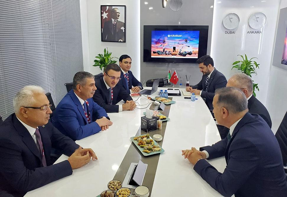 Zakir Həsənov "Dubai Airshow 2023" sərgisində iştirak edir<font color=red> - FOTOLAR</font>