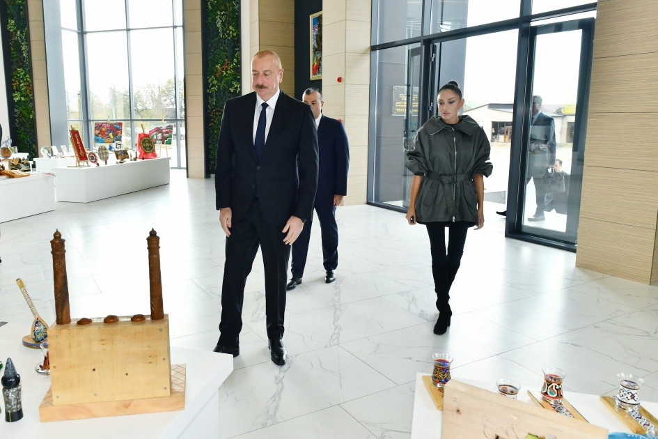 Prezident İlham Əliyev və Mehriban Əliyeva İsmayıllıda “DOST EVİ”nin açılışında iştirak ediblər <font color='red'> - YENİLƏNİB</font><font color=red> - FOTOLAR</font>
