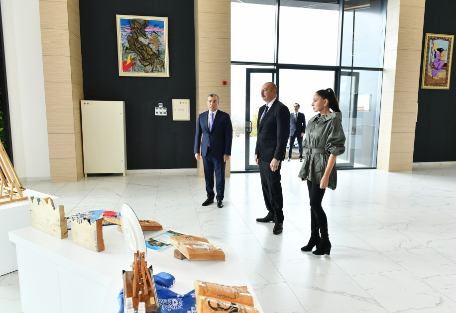 Prezident İlham Əliyev və Mehriban Əliyeva İsmayıllıda “DOST EVİ”nin açılışında iştirak ediblər <font color='red'> - YENİLƏNİB</font><font color=red> - FOTOLAR</font>