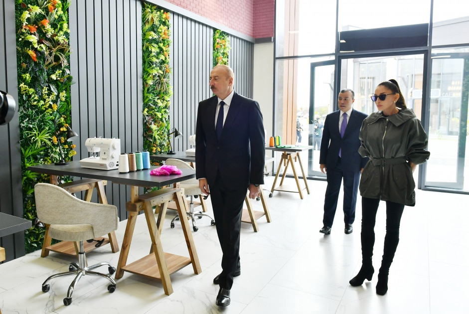 Prezident İlham Əliyev və Mehriban Əliyeva İsmayıllıda “DOST EVİ”nin açılışında iştirak ediblər <font color='red'> - YENİLƏNİB</font><font color=red> - FOTOLAR</font>