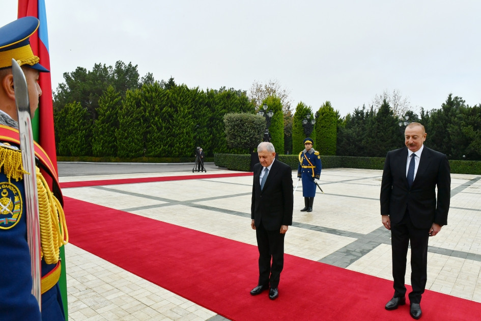 İraq Prezidenti Əbdüllətif Camal Rəşidin rəsmi qarşılanma mərasimi olub<font color='red'> - YENİLƏNİB</font><font color=red> - FOTOLAR</font>