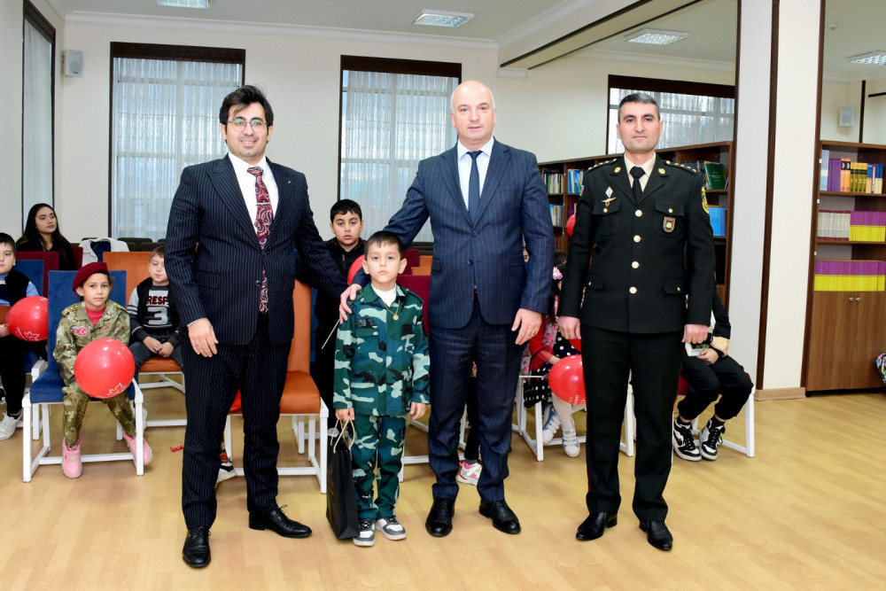 Naxçıvanda şəhid və qazi övladlarına məktəbli ləvazimatları verilib<font color=red> - FOTOLAR</font>