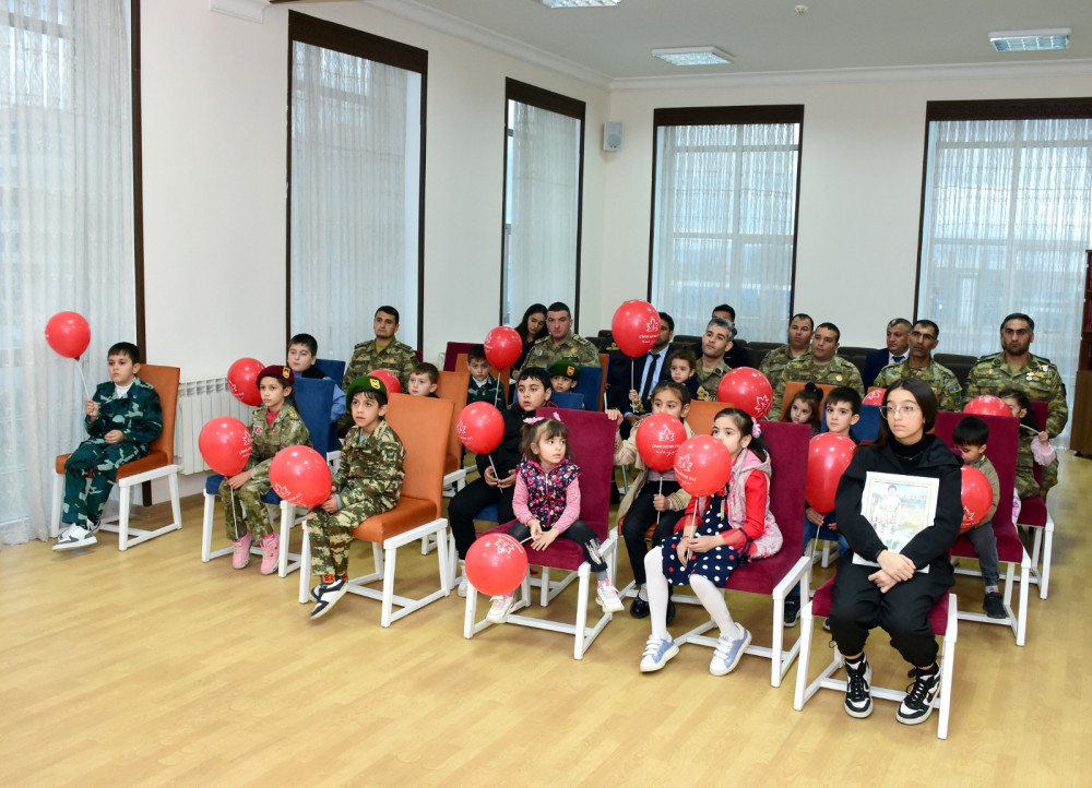 Naxçıvanda şəhid və qazi övladlarına məktəbli ləvazimatları verilib<font color=red> - FOTOLAR</font>