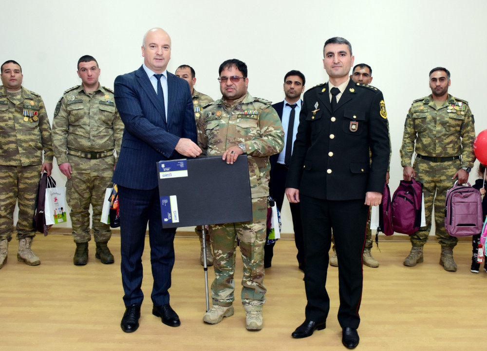 Naxçıvanda şəhid və qazi övladlarına məktəbli ləvazimatları verilib<font color=red> - FOTOLAR</font>