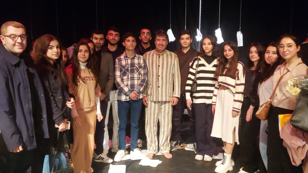 Naxçıvan Teatrı “Qonaq Teatr” layihəsi çərçivəsində Bakıda tamaşa nümayiş etdirib<font color=red> - FOTOLAR</font>