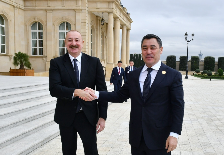 Azərbaycan Prezidenti İlham Əliyev Qırğızıstan Prezidenti Sadır Japarov ilə görüşüb<font color='red'> - YENİLƏNİB</font><font color=red> - FOTOLAR</font>