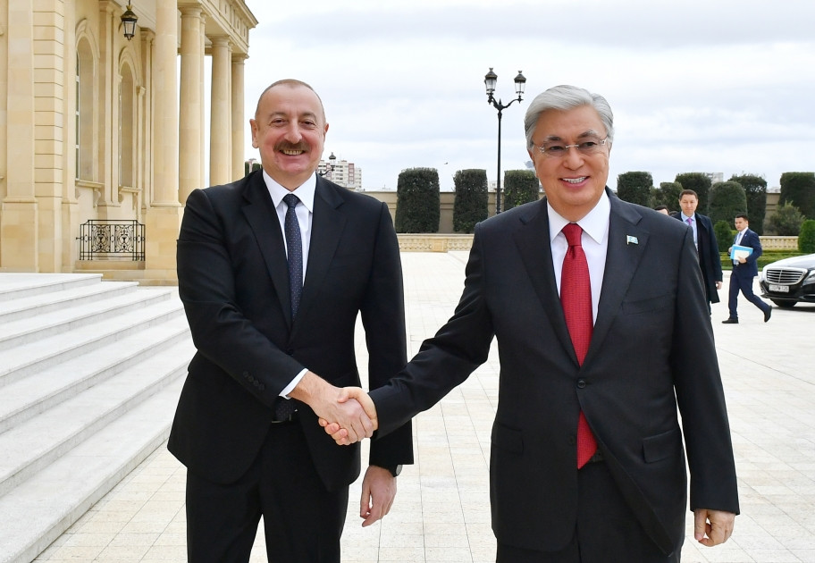 Azərbaycan Prezidenti İlham Əliyev Qazaxıstan Prezidenti Kasım-Jomart Tokayev ilə görüşüb<font color='red'> - YENİLƏNİB</font><font color=red> - FOTOLAR</font>