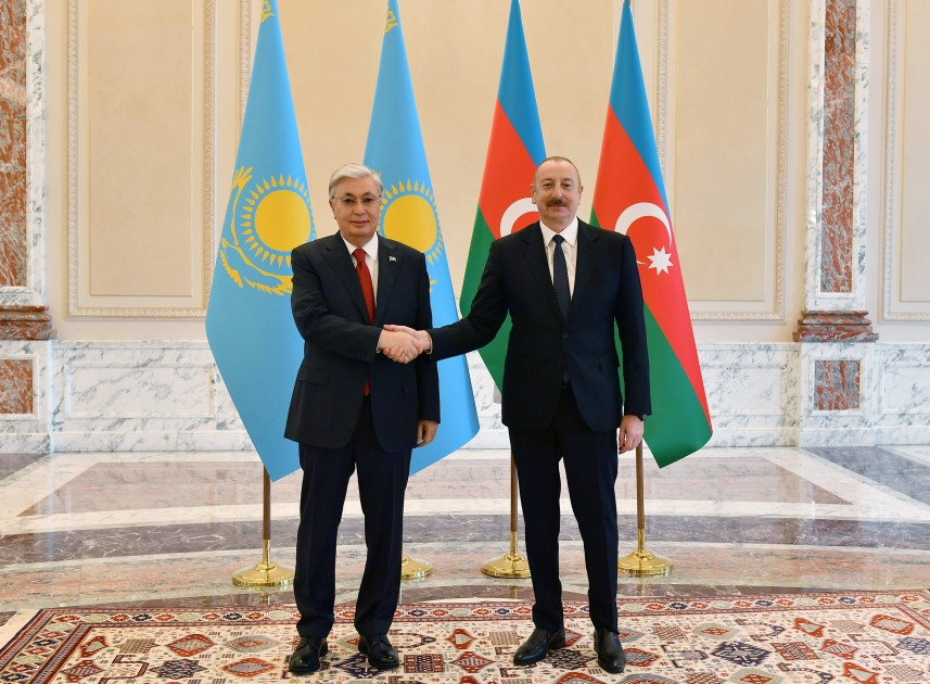 Azərbaycan Prezidenti İlham Əliyev Qazaxıstan Prezidenti Kasım-Jomart Tokayev ilə görüşüb<font color='red'> - YENİLƏNİB</font><font color=red> - FOTOLAR</font>