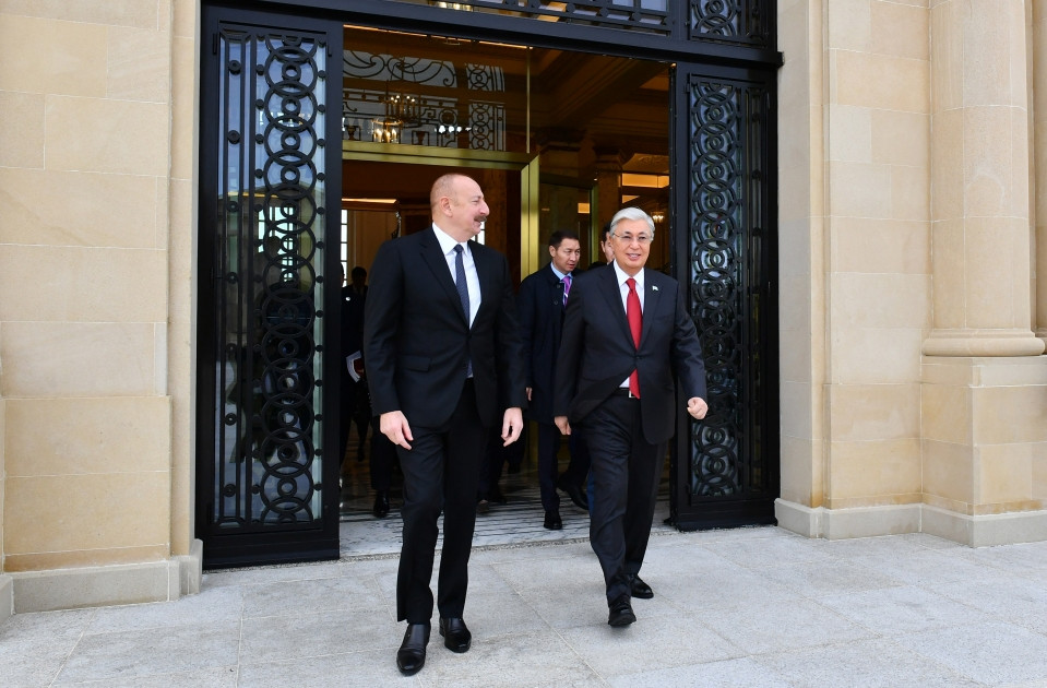 Azərbaycan Prezidenti İlham Əliyev Qazaxıstan Prezidenti Kasım-Jomart Tokayev ilə görüşüb<font color='red'> - YENİLƏNİB</font><font color=red> - FOTOLAR</font>