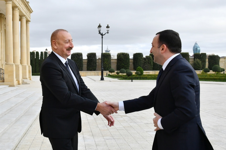 Azərbaycan Prezidenti İlham Əliyev Gürcüstanın Baş naziri İrakli Qaribaşvili ilə görüşüb<font color='red'> - YENİLƏNİB</font><font color=red> - FOTOLAR</font>