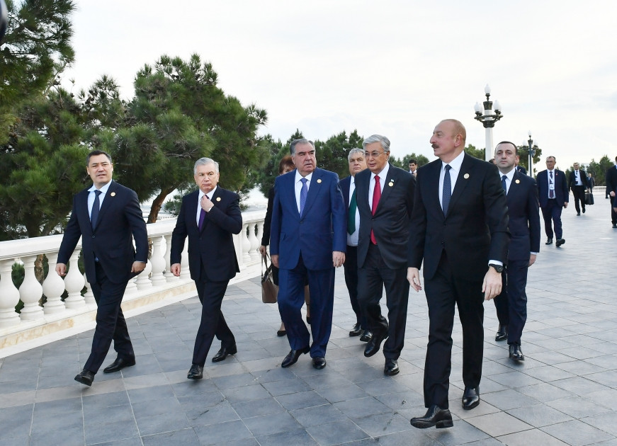 SPECA-nın Zirvə görüşündə iştirak edən dövlət və hökumət başçılarının şərəfinə Prezident İlham Əliyevin adından rəsmi nahar verilib<font color=red> - FOTOLAR</font>