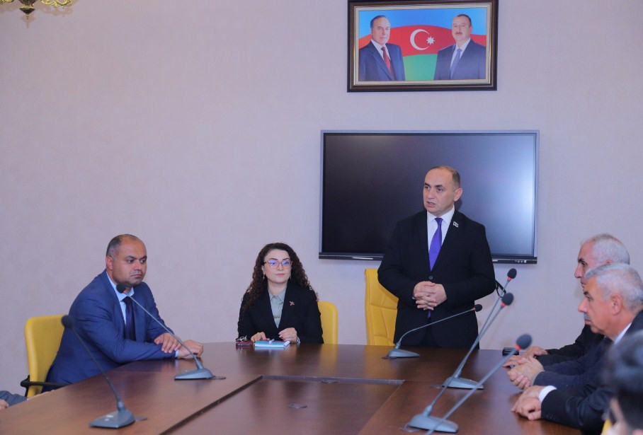 Naxçıvan Dövlət Universitetində ilahiyyat üzrə fəlsəfə doktoru Ceyhun Məmmədovla görüş keçirilib<font color=red> - FOTOLAR</font>