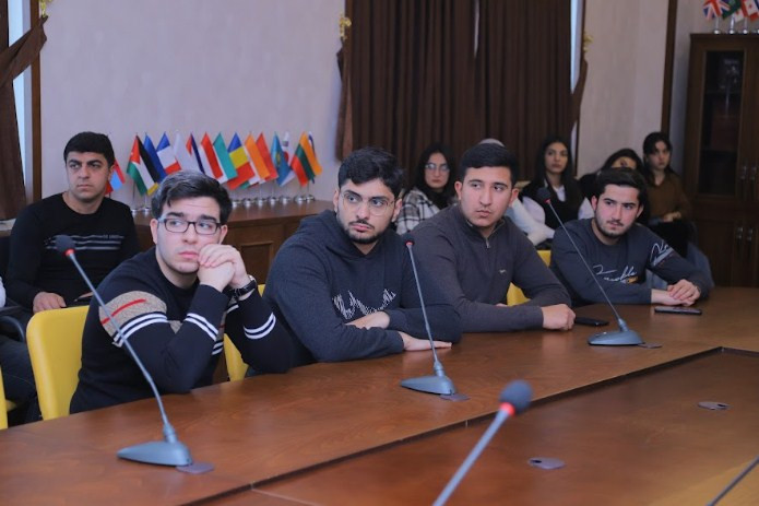 Naxçıvan Dövlət Universitetində ilahiyyat üzrə fəlsəfə doktoru Ceyhun Məmmədovla görüş keçirilib<font color=red> - FOTOLAR</font>