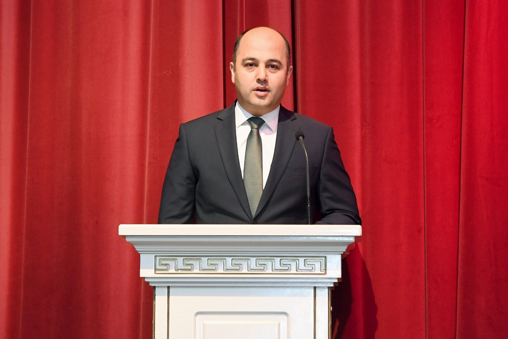 Naxçıvanda sosial qayğıya ehtiyacı olan 454 məktəbliyə qış geyimi verilib<font color=red> - FOTOLAR</font>