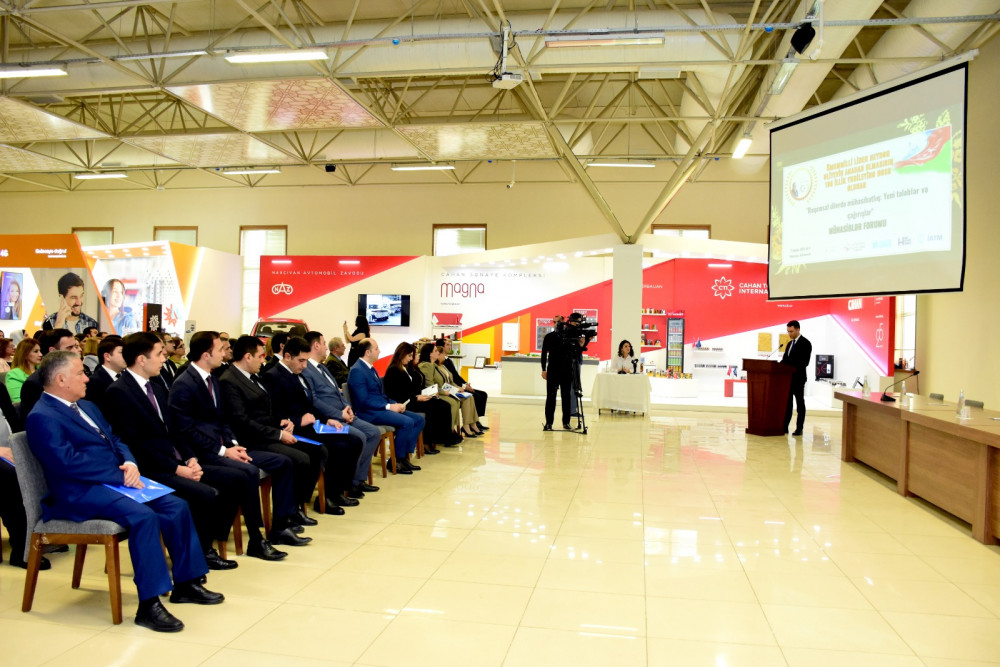 Naxçıvanda Mühasiblər Forumu keçirilib<font color=red> - FOTOLAR</font>