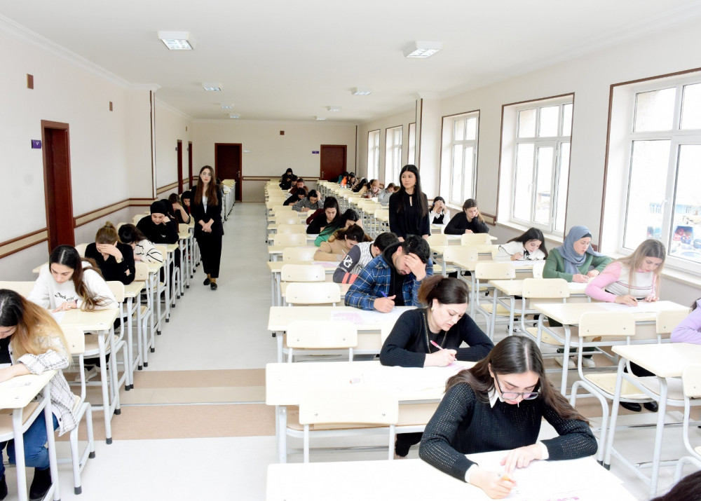 Naxçıvanda ilk dəfə olaraq təhsil müəssisələrinin  yardımçı heyəti üçün test imtahanı keçirilib<font color=red> - FOTOLAR</font>