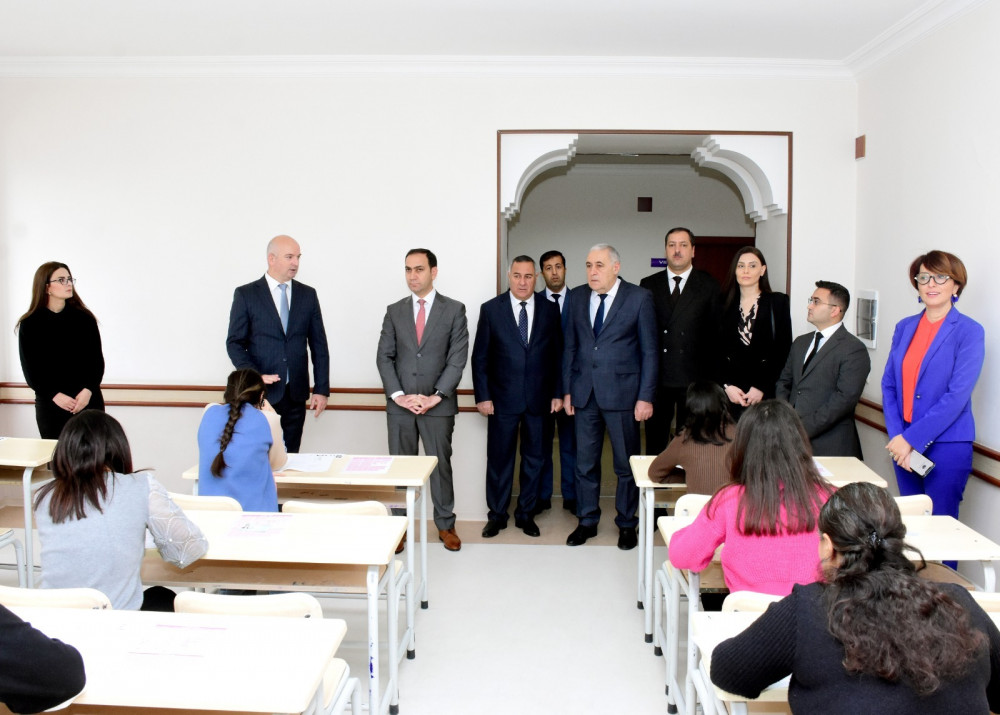 Naxçıvanda ilk dəfə olaraq təhsil müəssisələrinin  yardımçı heyəti üçün test imtahanı keçirilib<font color=red> - FOTOLAR</font>