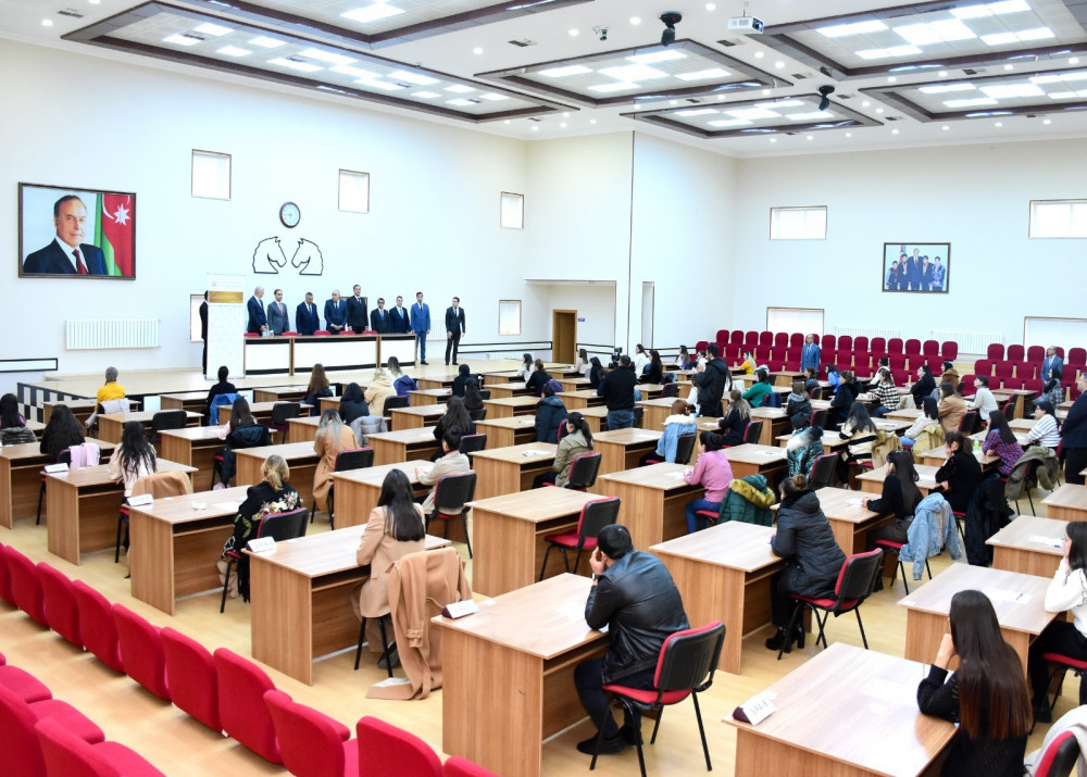 Naxçıvanda ilk dəfə olaraq təhsil müəssisələrinin  yardımçı heyəti üçün test imtahanı keçirilib<font color=red> - FOTOLAR</font>