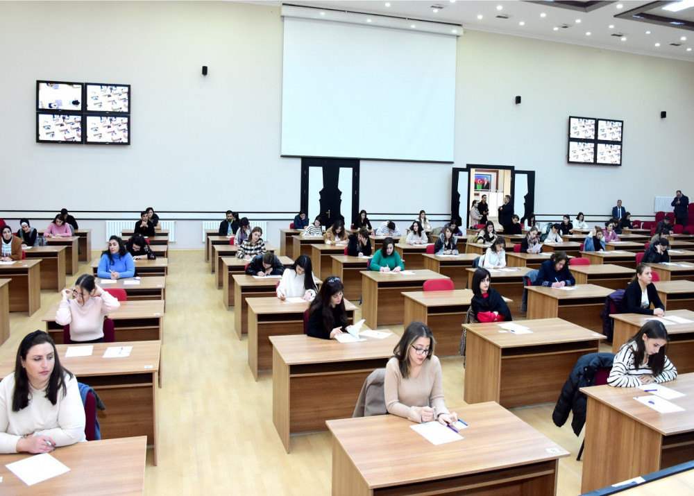 Naxçıvanda ilk dəfə olaraq təhsil müəssisələrinin  yardımçı heyəti üçün test imtahanı keçirilib<font color=red> - FOTOLAR</font>