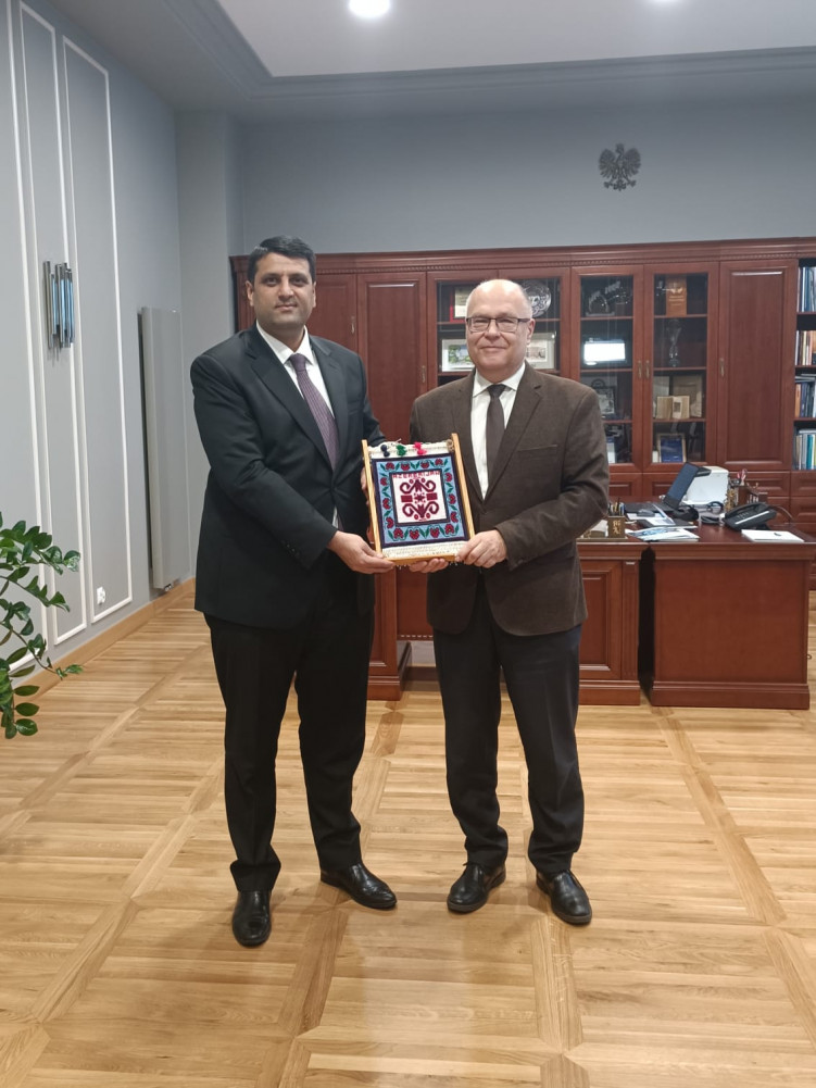 Naxçıvan Dövlət Universiteti ilə Polşanın Jeşuv Universiteti arasında birgə əməkdaşlığa dair memorandum imzalanacaq<font color=red> - FOTOLAR</font>
