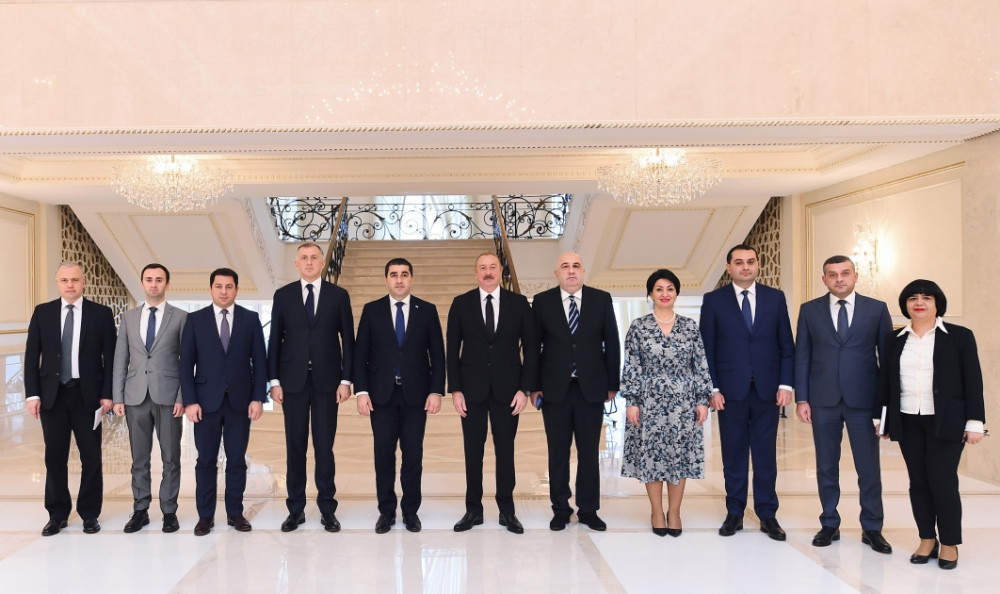 Prezident İlham Əliyev Gürcüstan parlamenti sədrinin başçılıq etdiyi nümayəndə heyətini qəbul edib<font color=red> - FOTOLAR</font>