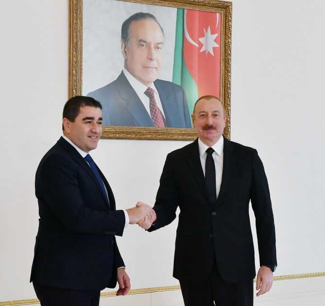 Prezident İlham Əliyev Gürcüstan parlamenti sədrinin başçılıq etdiyi nümayəndə heyətini qəbul edib<font color=red> - FOTOLAR</font>