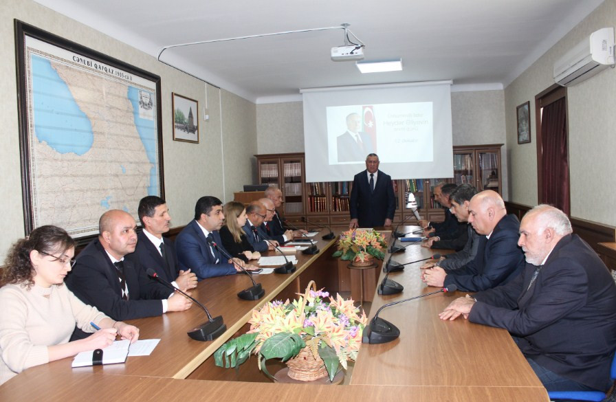 Akademiyada “Əbədiyaşar lider” elmi konfransı keçirilib<font color=red> - FOTOLAR</font>
