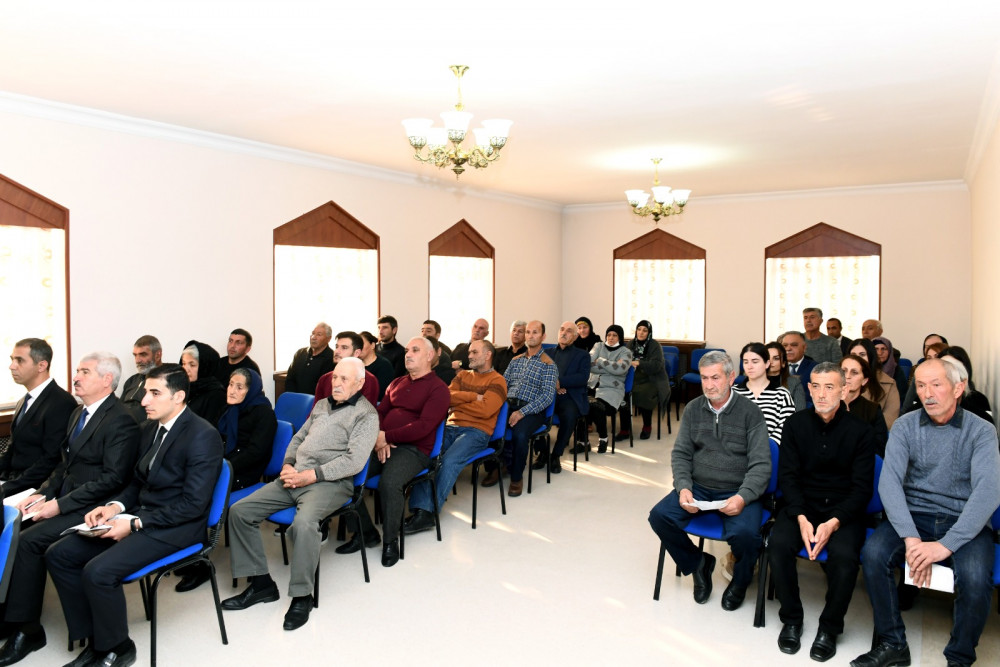 Səlahiyyətli nümayəndə Kəngərlidə vətəndaşları qəbul edib<font color=red> - FOTOLAR</font>