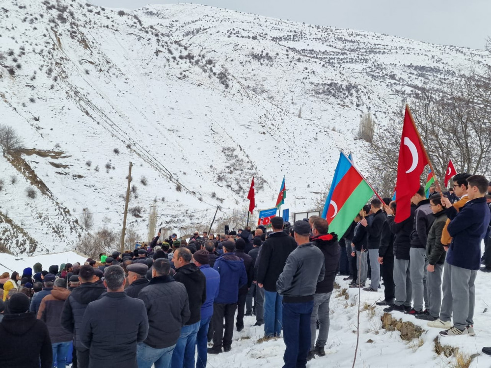 Şahbuzda  şəhid leytenant Mərhəmət Həmzəyevin xatirəsi yad olunub<font color=red> - FOTOLAR</font>