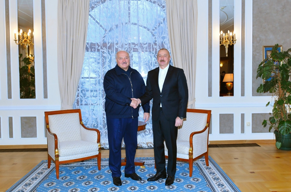 Sankt-Peterburqda Azərbaycan Prezidenti İlham Əliyevin Belarus Prezidenti Aleksandr Lukaşenko ilə görüşü olub<font color=red> - FOTOLAR</font>