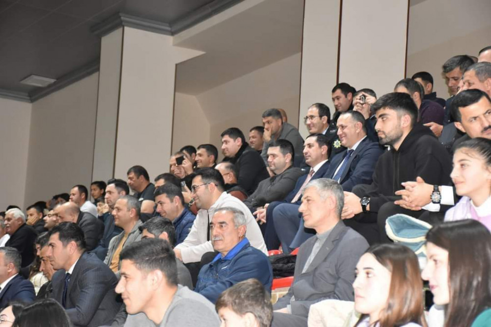 Sədərək voleybolçuları muxtar respublika turnirinin qalibi olub<font color=red> - FOTOLAR</font>